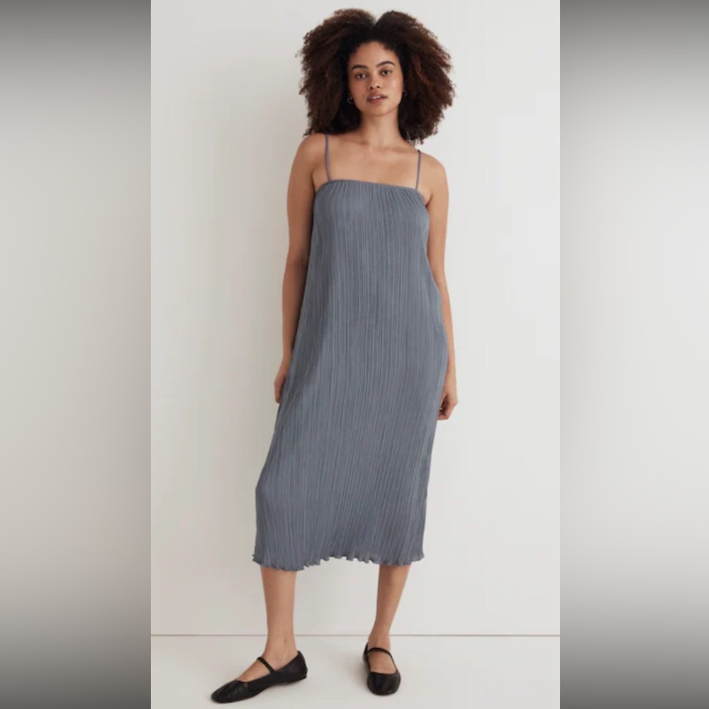 Like New Madewell Goldie Plissé Dress in Teapot Blue size 14